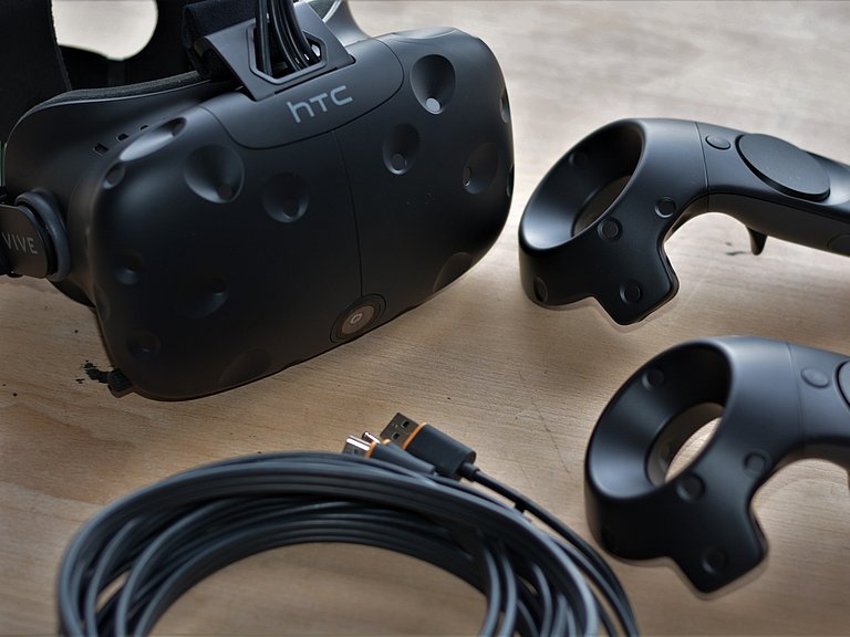 HTC Vive mit 2 Controllern