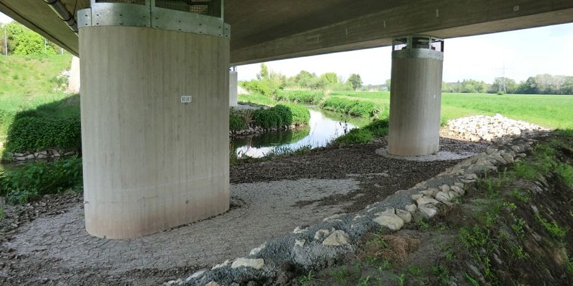 Zennquerung der Vacher Straße, für die Projektplanung keine Idylle.