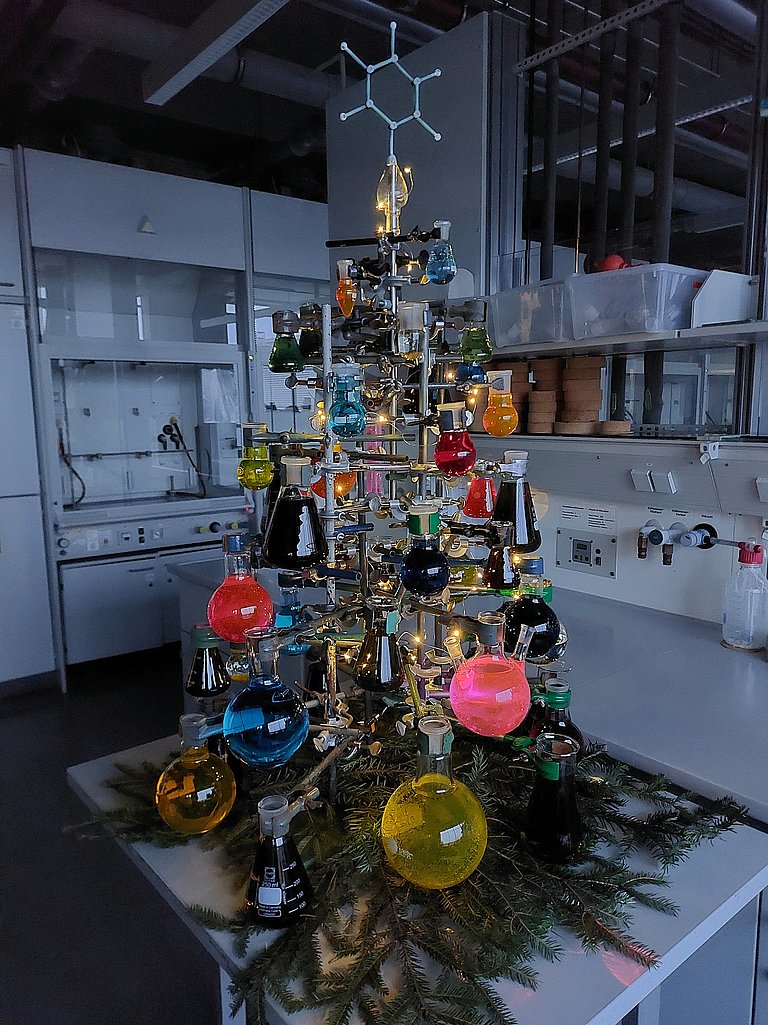 Chemistree im Halbdunkel