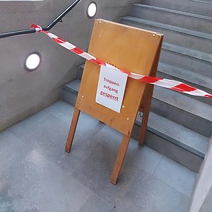 Treppenhaussperrung ab 1. OG