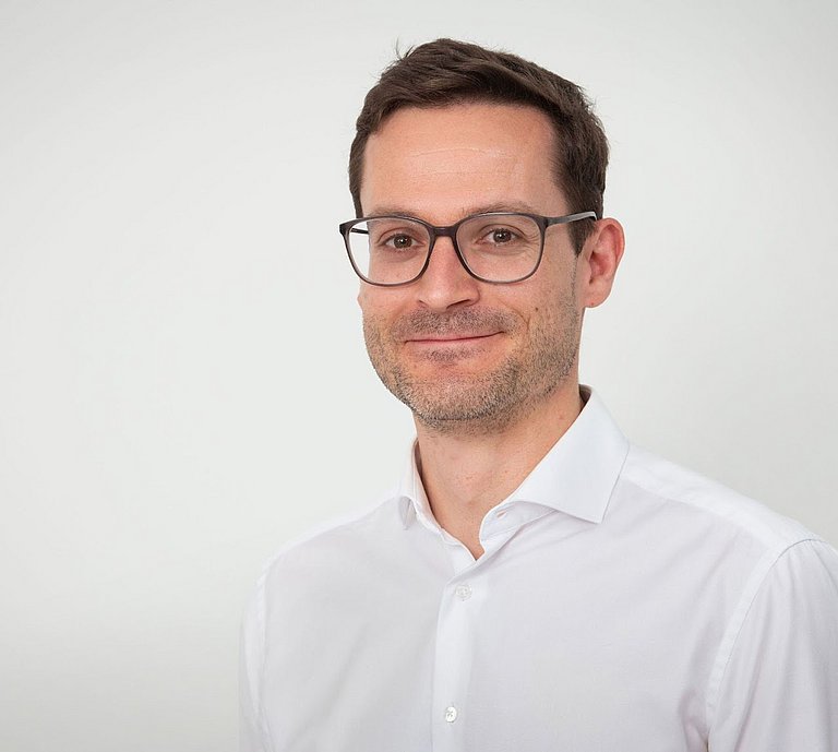 Dr. Bernhard Schmidpeter