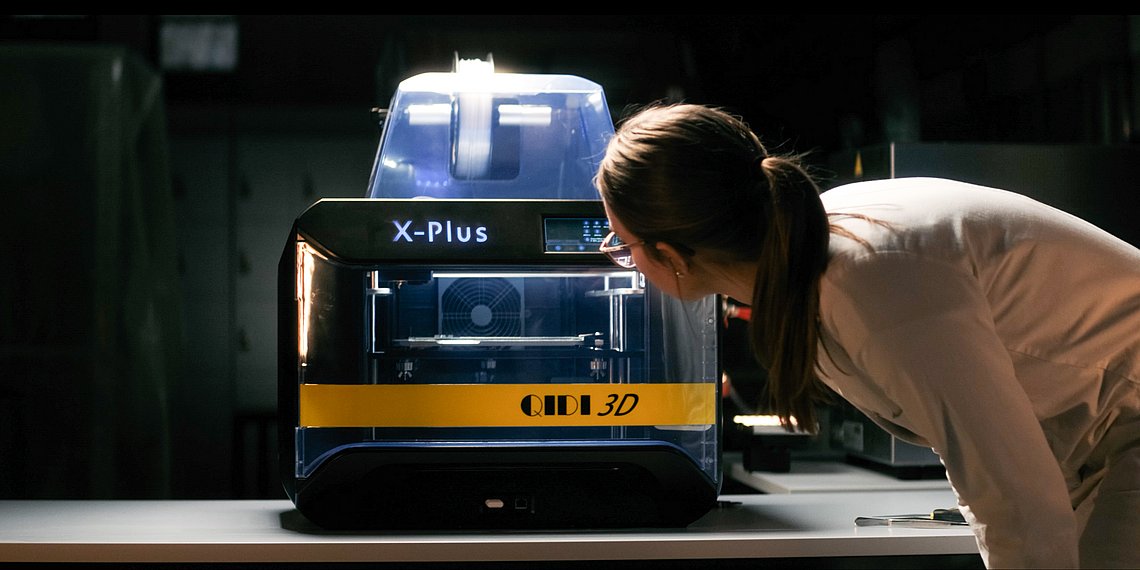 “3D printing, additive production, Prof. Michael Mirke, Photo: Tim Neiertz, Oxygen Pictures”