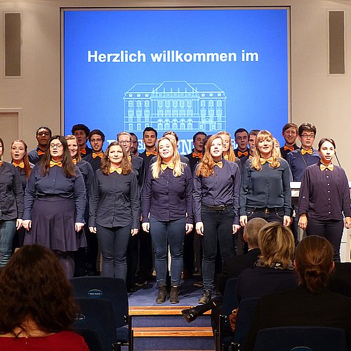 Der Ohm-Chor unter der Leitung von Moritz Metzner.