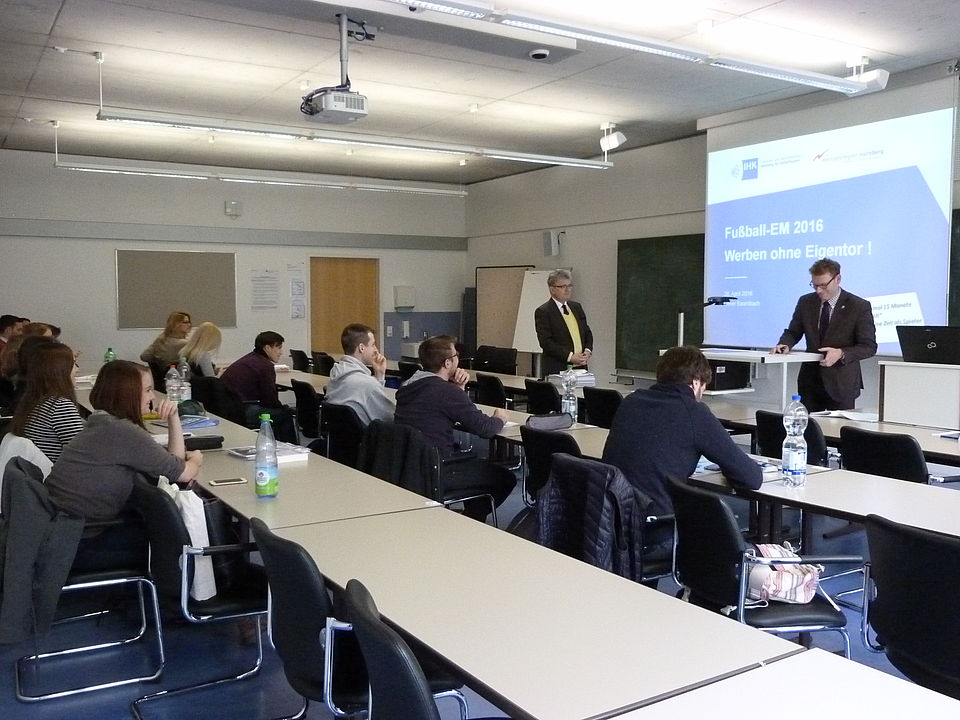 Werben Mit Der Fussball Em Stellvertretender Hauptgeschaftsfuhrer Der Ihk Nurnberg Fur Mittelfranken Ra Oliver Baumbach Halt Gastvortrag Im Fach Wettbewerbsrecht Technische Hochschule Nurnberg Georg Simon Ohm